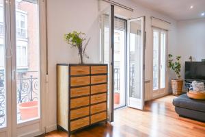 For You Rentals Elegante Apartamento con Balcones en el Corazón del Barrio de Salamanca Temporal FSI51