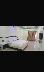 Radhekrishna hotel& restaurant - Rājula