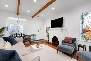 Botanica - A Birdy Vacation Rental