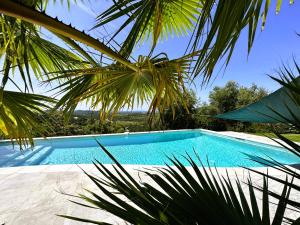 Villa Azur climatisée pour 6 personnes avec piscine et belle vue mer à La Londe les Maures
