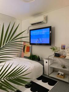 Raum Stay #sillim stn 2min #airport bus 1min #gangnamhongdae 20min #yeouido10min #longtermstay dc #healingproperty