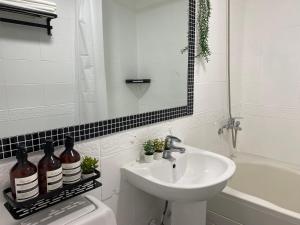 Raum Stay #sillim stn 2min #airport bus 1min #gangnamhongdae 20min #yeouido10min #longtermstay dc #healingproperty