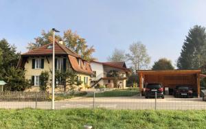 Ferienwohnungen mit Charme im Grünen