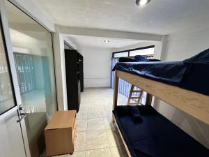 Suite #1B Cerca de autopista Mex-Qro.
