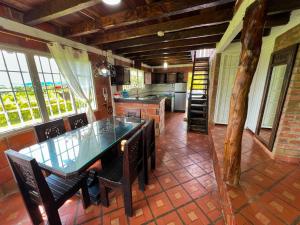 Finca Cabaña con piscina cerca al Lago Calima