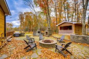 Private Hot Tub on 10 Acres Cozy Catskill Getaway - Catskill