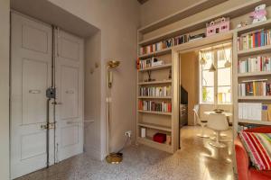 GuestHost - Central and Modern apartment in Rione Monti
