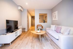 B3MAL1081- New 2BR flat with private terrace