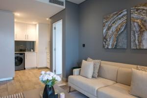 Elegance at 1702 Oceans