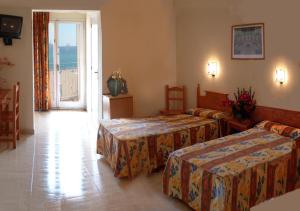 Double Room with Sea View room in Rosa Naútica