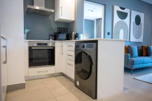 Stylish 2001 Oceans Apartments