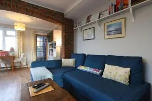 Air Maison - Farm Cottage - Hayling Island Home - Sleeps 6 - Langstone