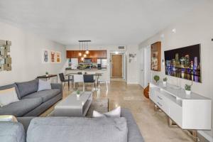 Waterfront and City Lights 1-BR With Free Parking