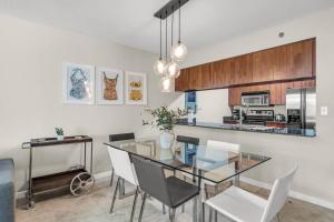 Waterfront and City Lights 1-BR With Free Parking