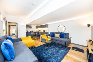 Amazing 2BR 2BA for 8 by Plotseeker London