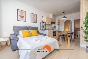 #253 Fernando Pessoa 28 by Home Holidays