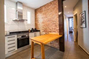 33MAL1082- Big 2BR apartment near Sagrada Familia