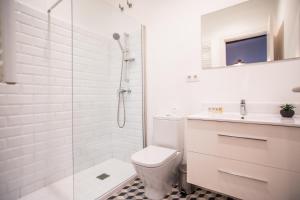 44MAL1084- Bright 2BR apartment