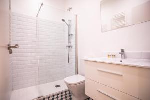 44MAL1084- Bright 2BR apartment