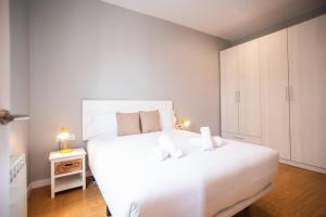 44MAL1084- Bright 2BR apartment