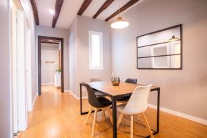 44MAL1084- Bright 2BR apartment