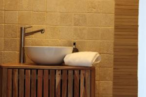 Hotels Logis Hotel L'Ayguelade : Chambre Familiale