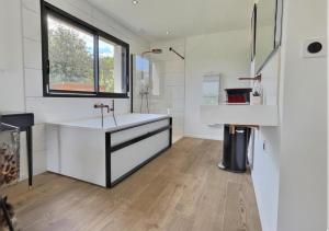Villas Villa Iris en Ardeche - Piscine Privee et Jardin : photos des chambres