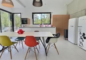 Villas Villa Iris en Ardeche - Piscine Privee et Jardin : photos des chambres