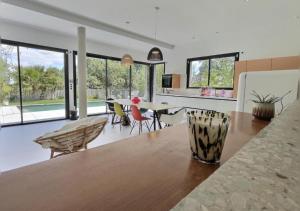 Villas Villa Iris en Ardeche - Piscine Privee et Jardin : photos des chambres