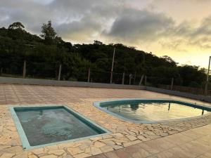 Pedacinho do céu Casa de sítio com lago para pesca