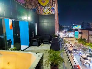 3 BDRM Penthouse with Rooftop Pool And Jacuzzi At Poblado