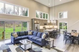 24 Mi to Cincinnati Newly Built Bethel Home! - Batavia