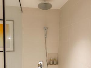 Rockwell View Twin Suite with FREE WiFi Pool & Gym