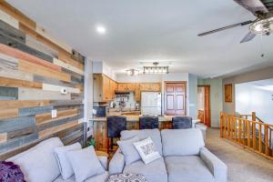 Beach & Lake Access: Brainerd Townhome