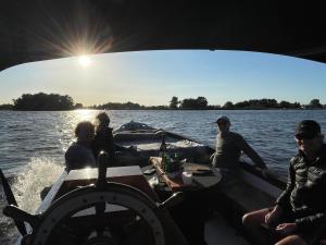 1-2 pp ROOM AMS Airport great view lake