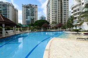 Apartamento c Piscina e Garagem | FL 960520