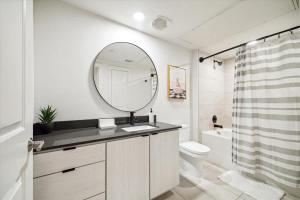 Urban 1 Bed Apt Living in Montrose 5-mins from Downtown