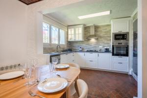 Encantadora villa con piscina climatizada marzo 2026