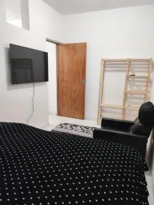 Apartamento 1 no Tremembé quarto cozinha banheiro - Juqueri-Mirim