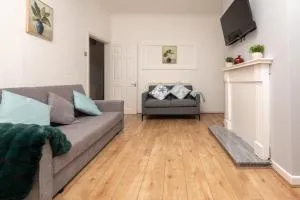 Modern 3 bed, sleeps 8 - Thatto Heath