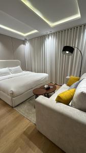 استديو فندقي بدخُول ذاتي حي العقيق c32