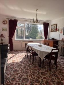 Luxurious Meath Retreat with 5 Bedrooms
