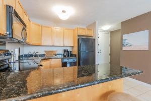Centrally Located Waikiki Condo - Accommodates 4