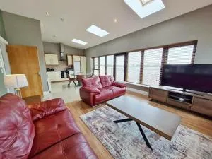 Suburban Penthouse -no 1 - 奥兰莫尔