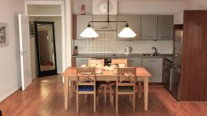 Traditional City Apt - free parking