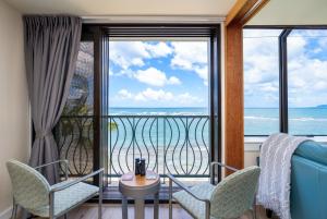 Sunset Shores - Waialua Oceanfront Retreat