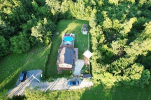 Jungle House with private pool and hot tub