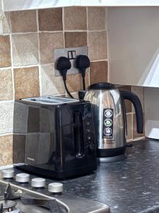 Cosy Guest Suite, West London