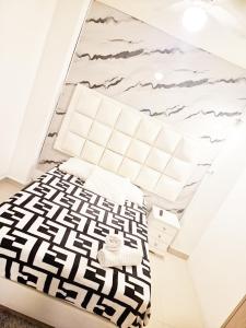 Luxor Suite #4 ICON Lleras Park 201