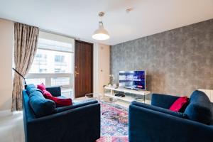 Luxury Apt with Parking